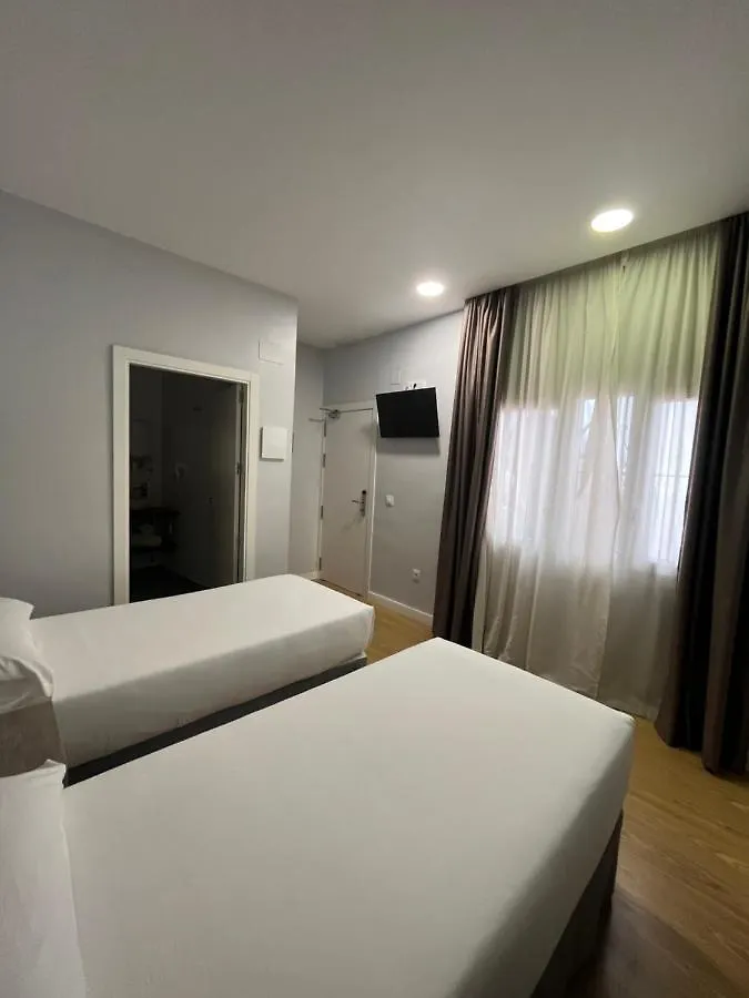 Hostal Atenas Севилья Гостевой дом
